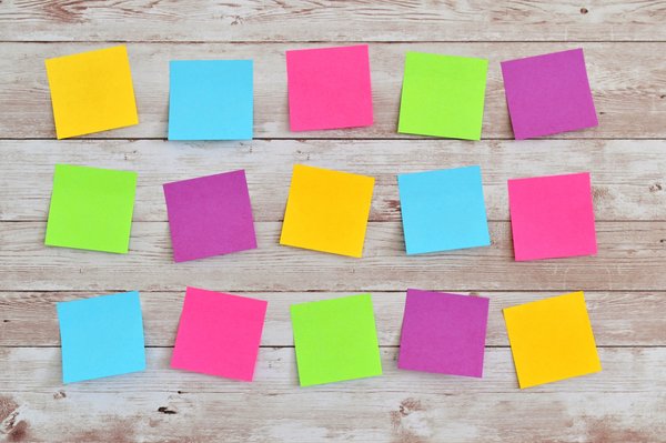 Personnalisez vos post-it avec votre logo pour marquer les esprits